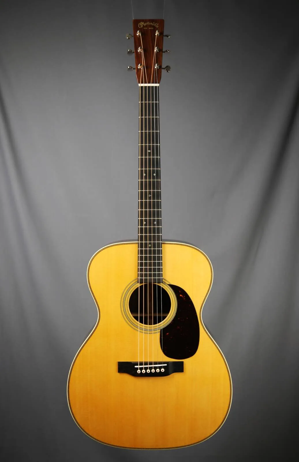 Martin 000-28 Acoustic Guitar w/ Case - The Guitar Gallery