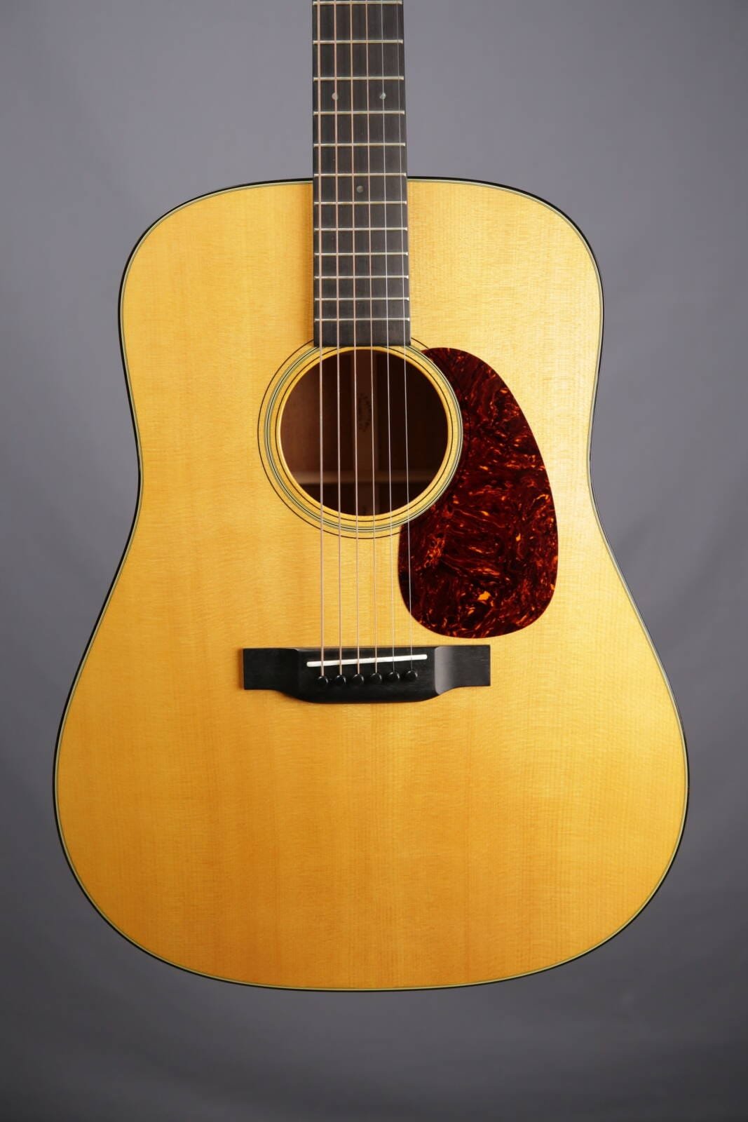 2019 martin d18