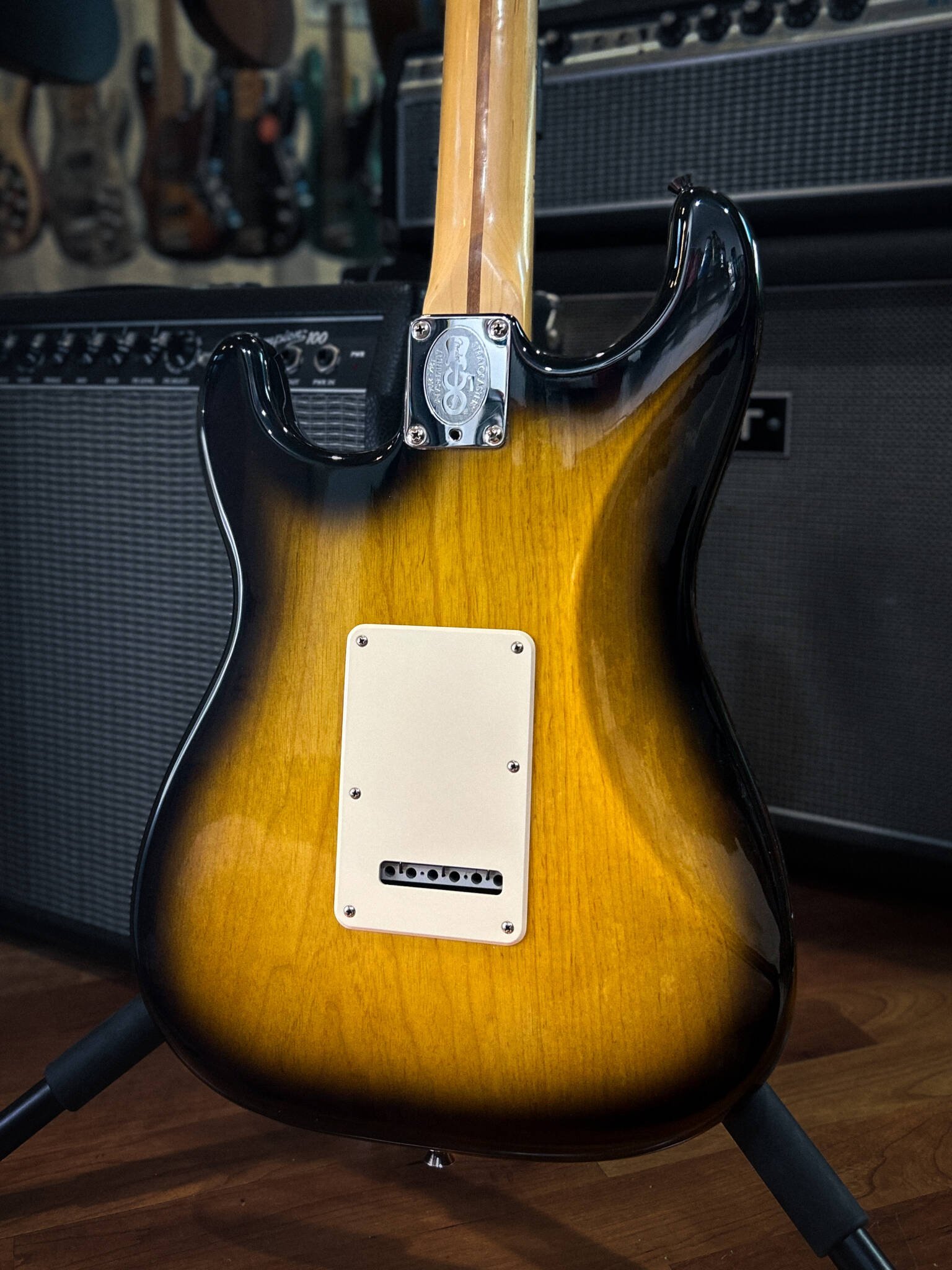 Used - 2004 Fender 50th Anniversary American Stratocaster w/Case - 2-Tone Sunburst - Image 5